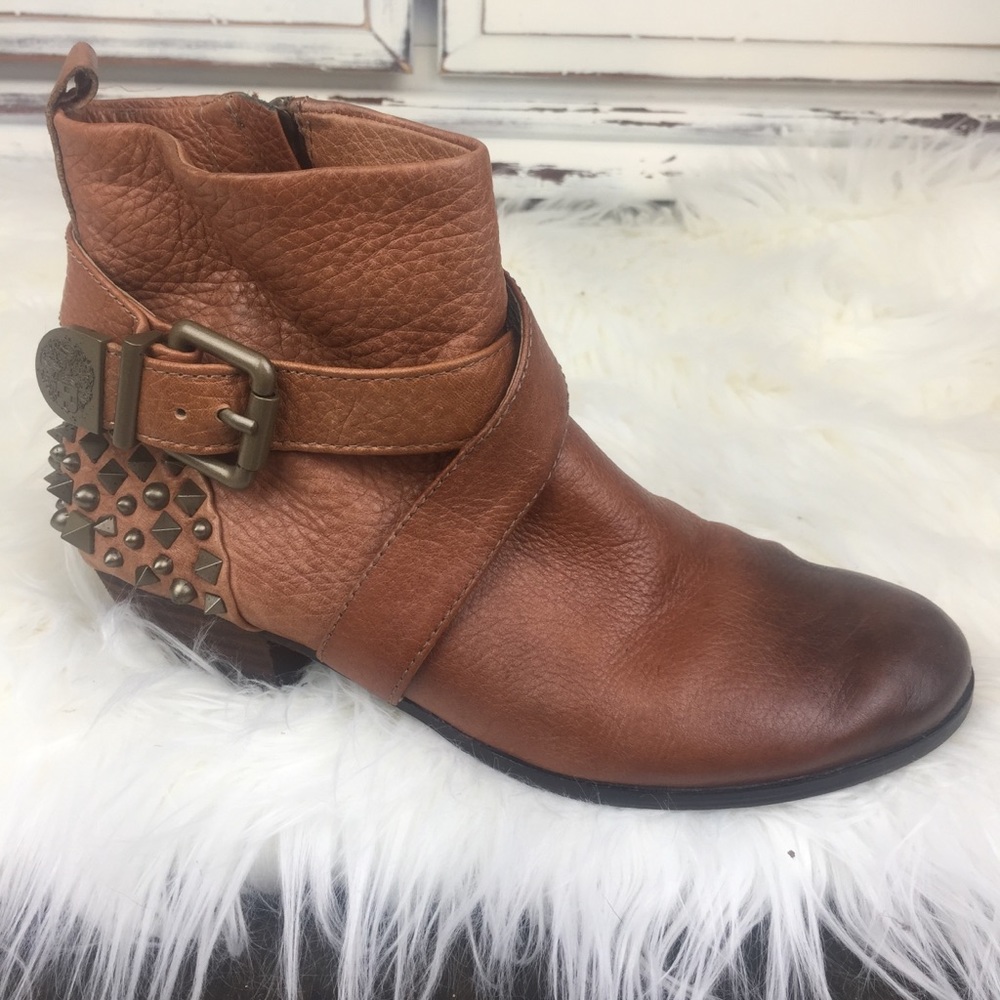 VINCE CAMUTO ANKLE BOOT IN COGNAC COLOR, sz 6.5